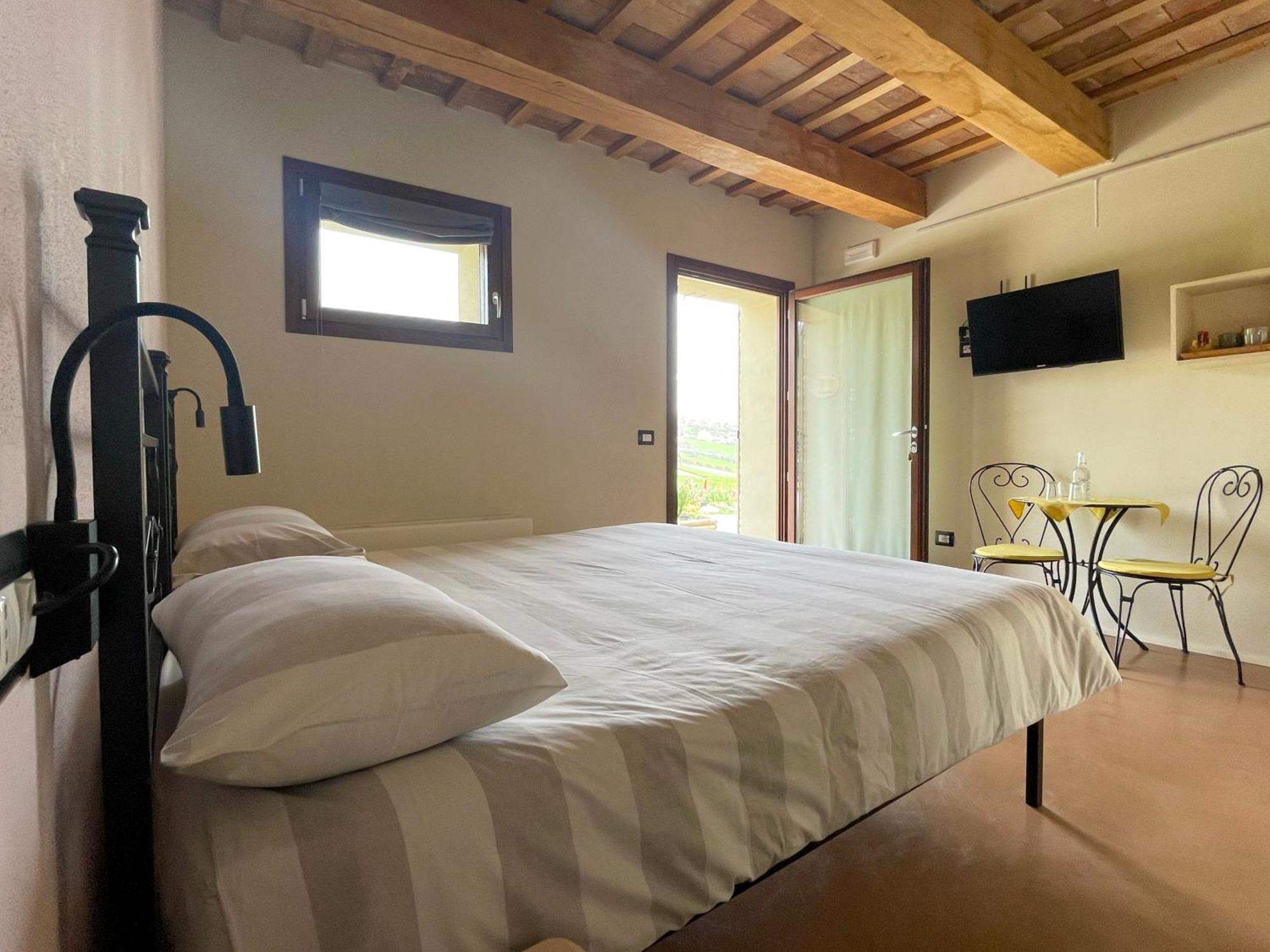 Casale Dei Cinque Colli Villa Ostra Bagian luar foto