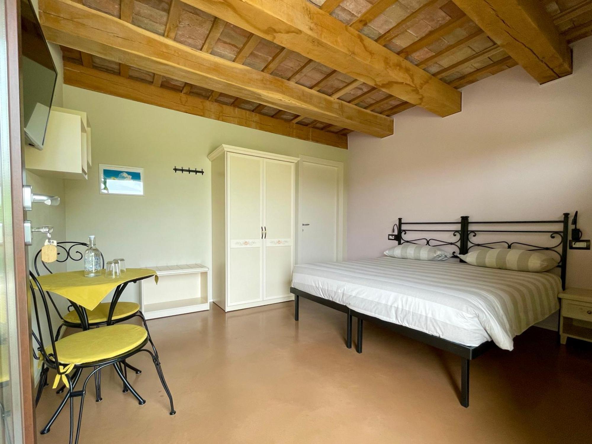 Casale Dei Cinque Colli Villa Ostra Bagian luar foto